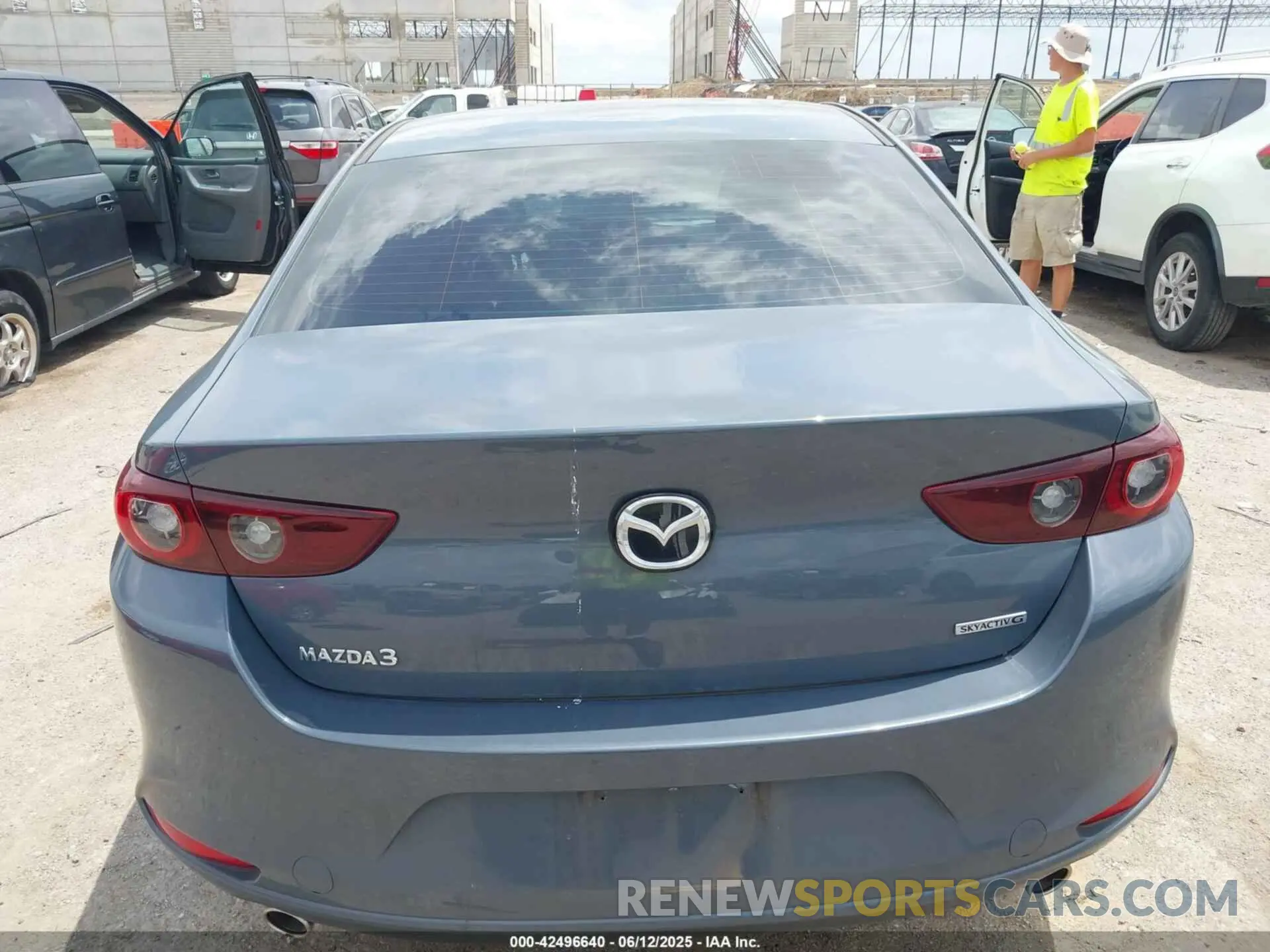 16 Photograph of a damaged car 3MZBPACL7NM312611 MAZDA MAZDA3 2022