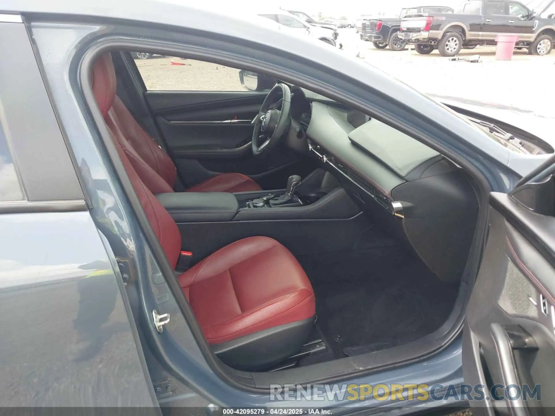 5 Photograph of a damaged car 3MZBPACL7NM313242 MAZDA MAZDA3 2022
