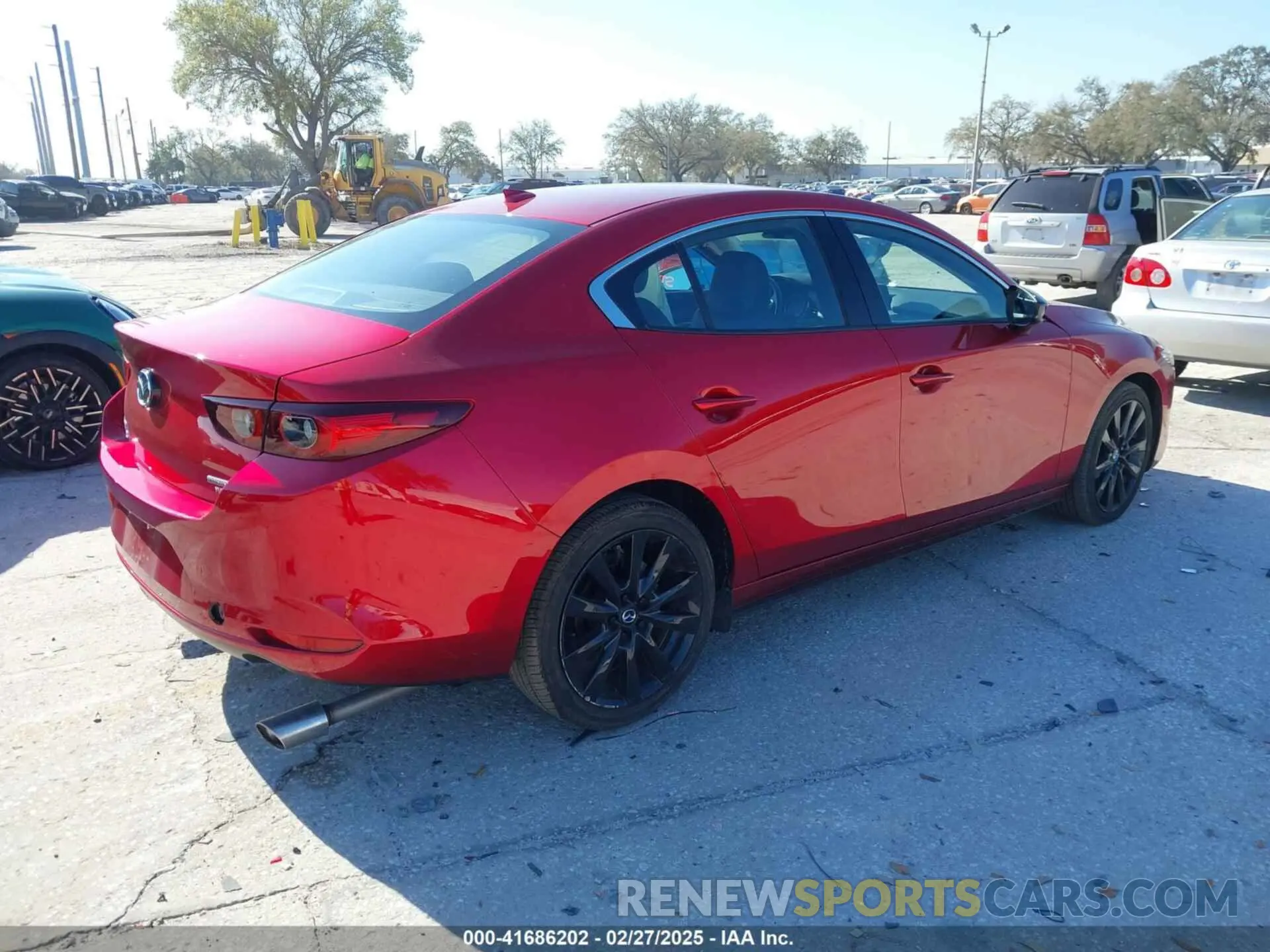 4 Photograph of a damaged car 3MZBPBAY2NM313802 MAZDA MAZDA3 2022