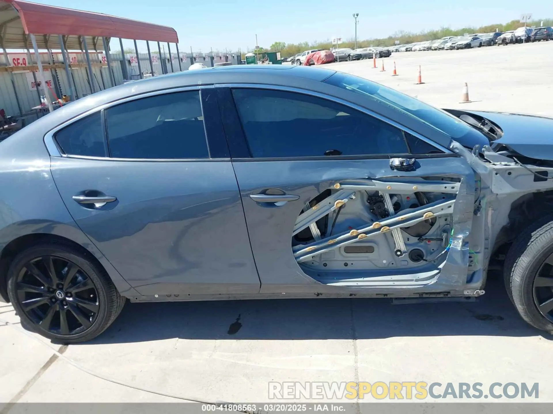 14 Photograph of a damaged car 3MZBPBAY8NM308426 MAZDA MAZDA3 2022