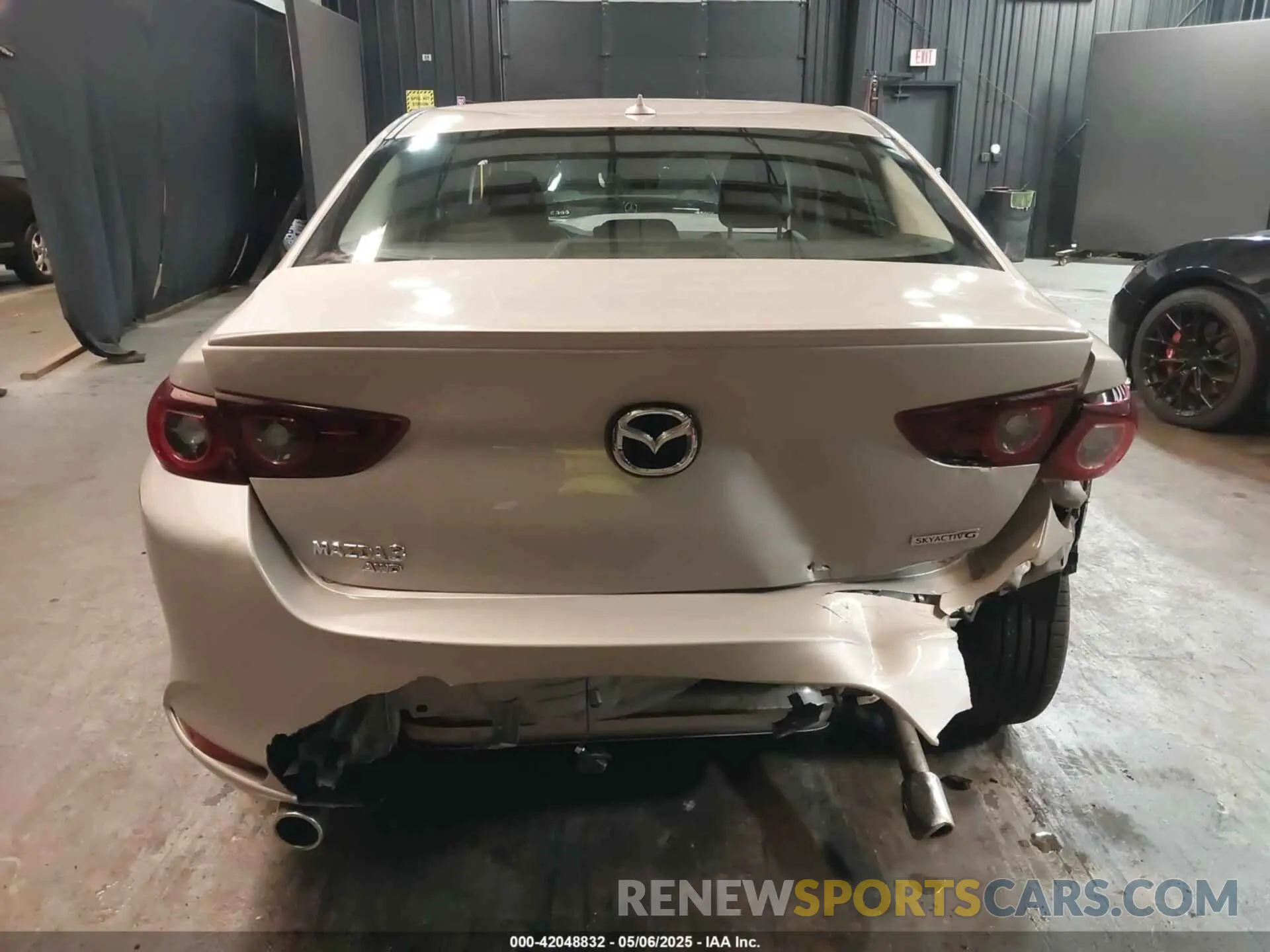 16 Photograph of a damaged car 3MZBPBDLXNM311974 MAZDA MAZDA3 2022