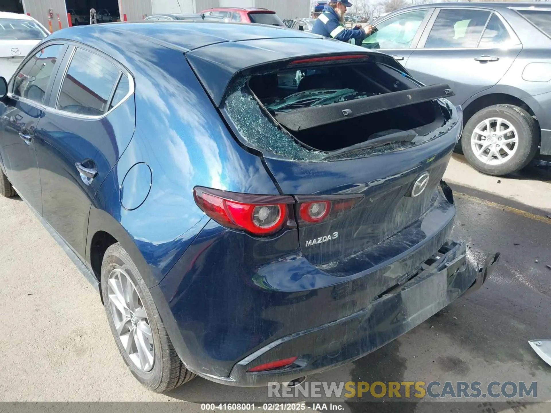 6 Photograph of a damaged car JM1BPAJL4N1510629 MAZDA MAZDA3 2022