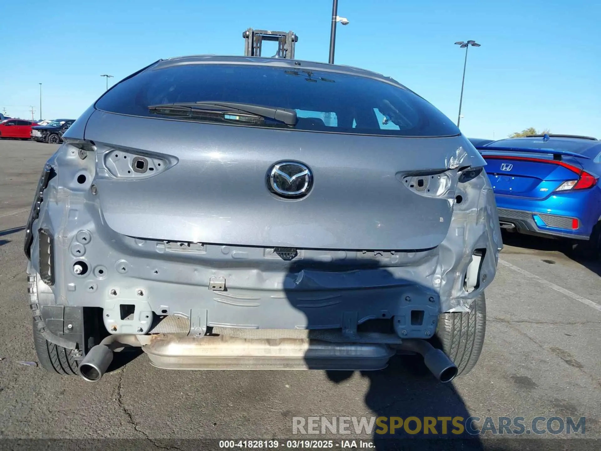 17 Photograph of a damaged car JM1BPAML4N1521836 MAZDA MAZDA3 2022