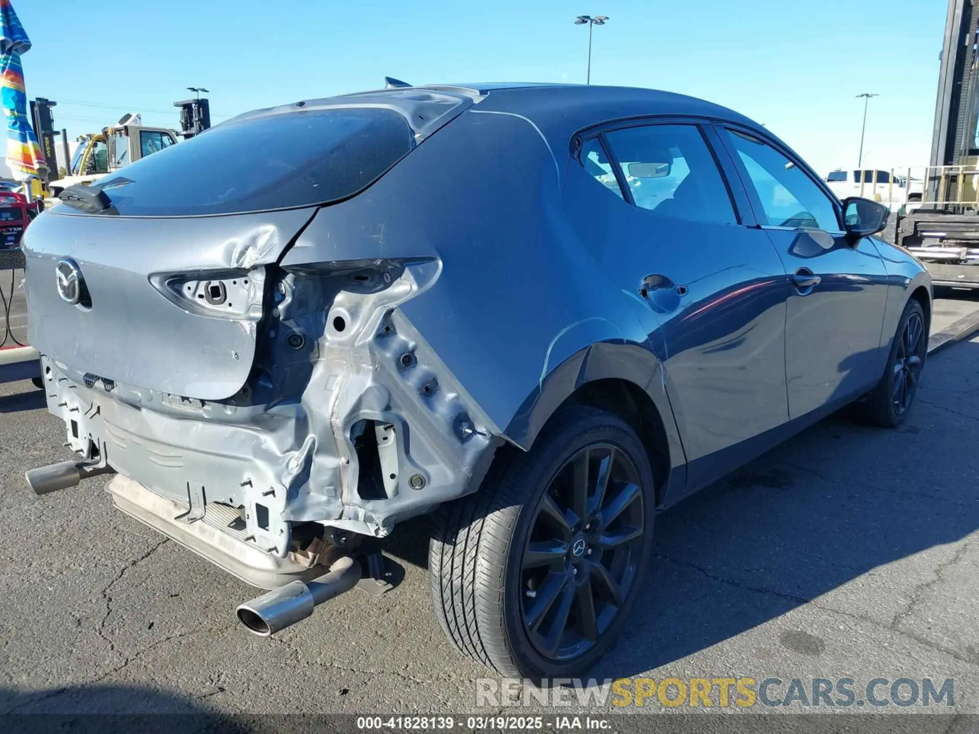 4 Photograph of a damaged car JM1BPAML4N1521836 MAZDA MAZDA3 2022