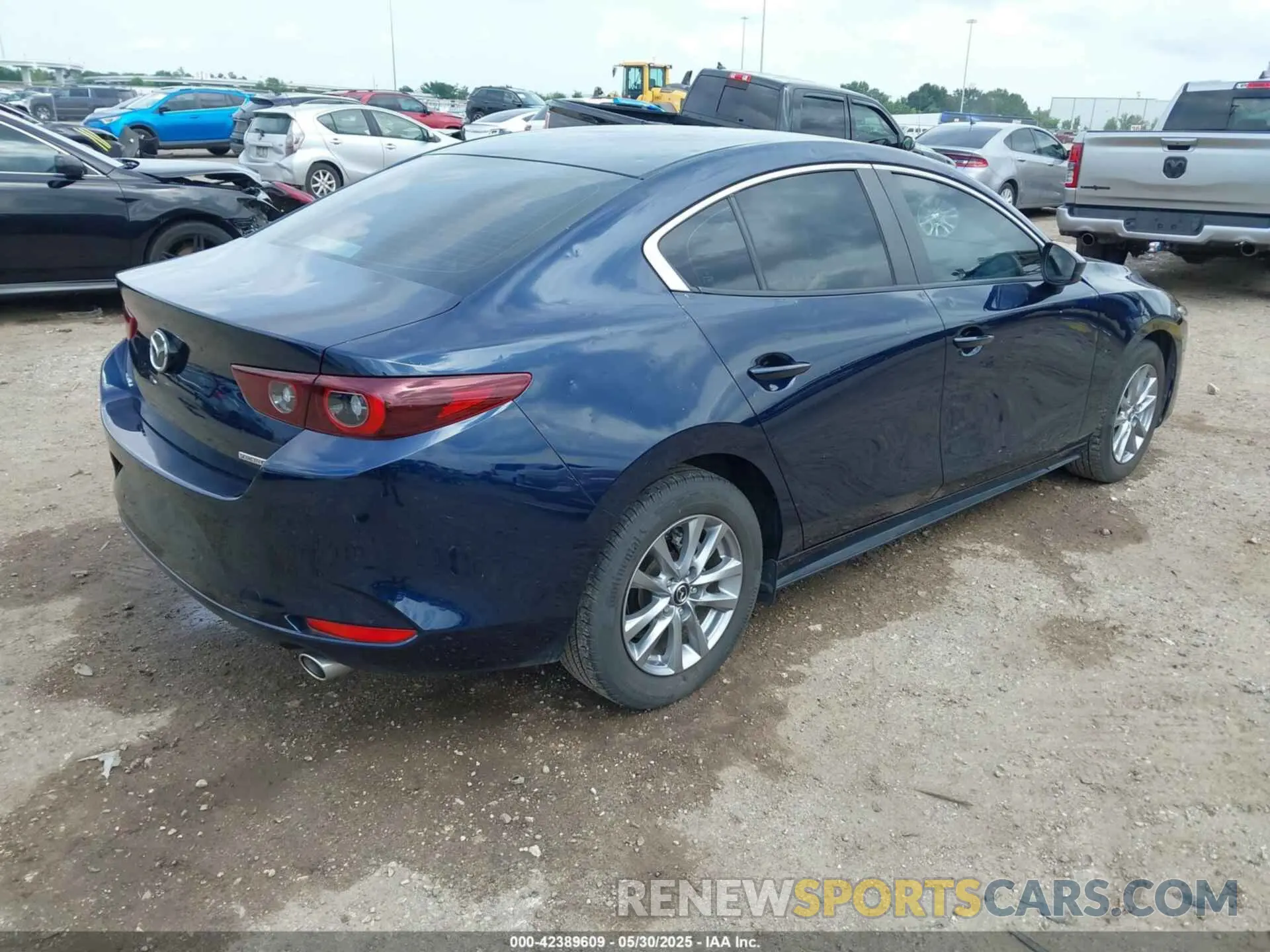 4 Photograph of a damaged car 3MZBPAAM2PM361827 MAZDA MAZDA3 2023