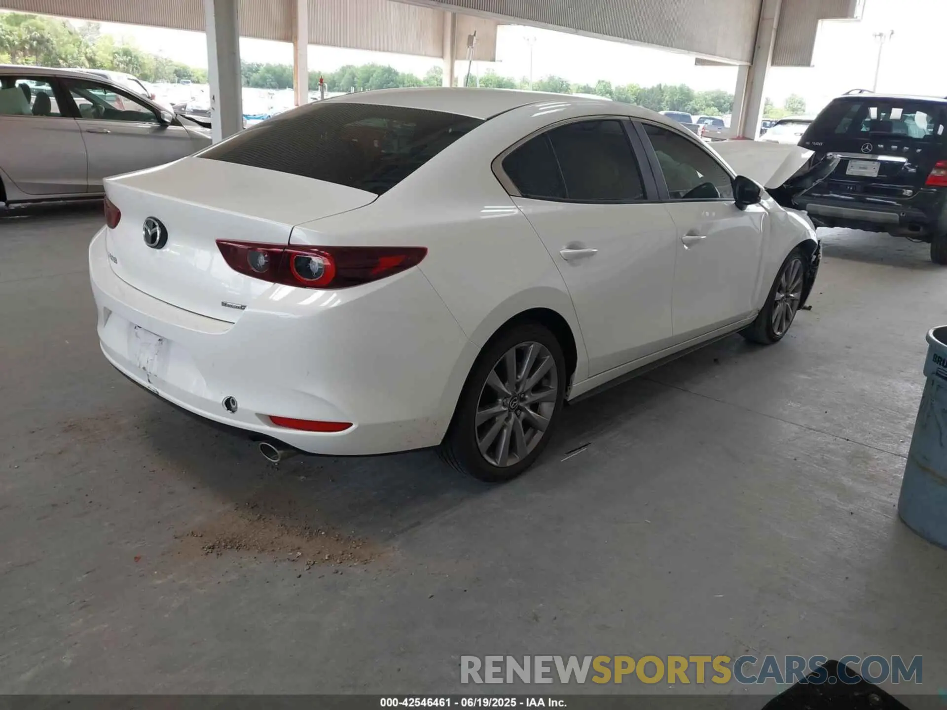 4 Photograph of a damaged car 3MZBPABM1PM383204 MAZDA MAZDA3 2023