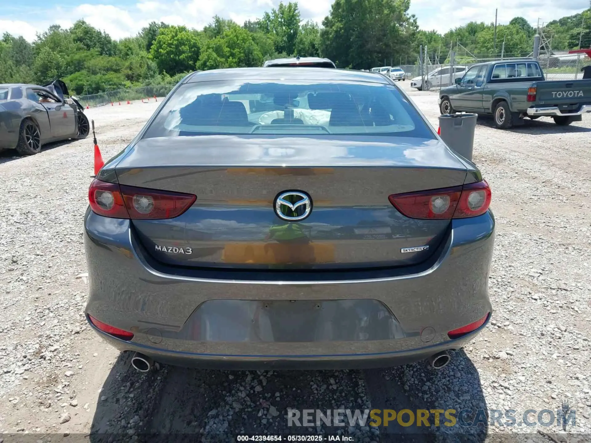 17 Photograph of a damaged car 3MZBPABM3PM361334 MAZDA MAZDA3 2023