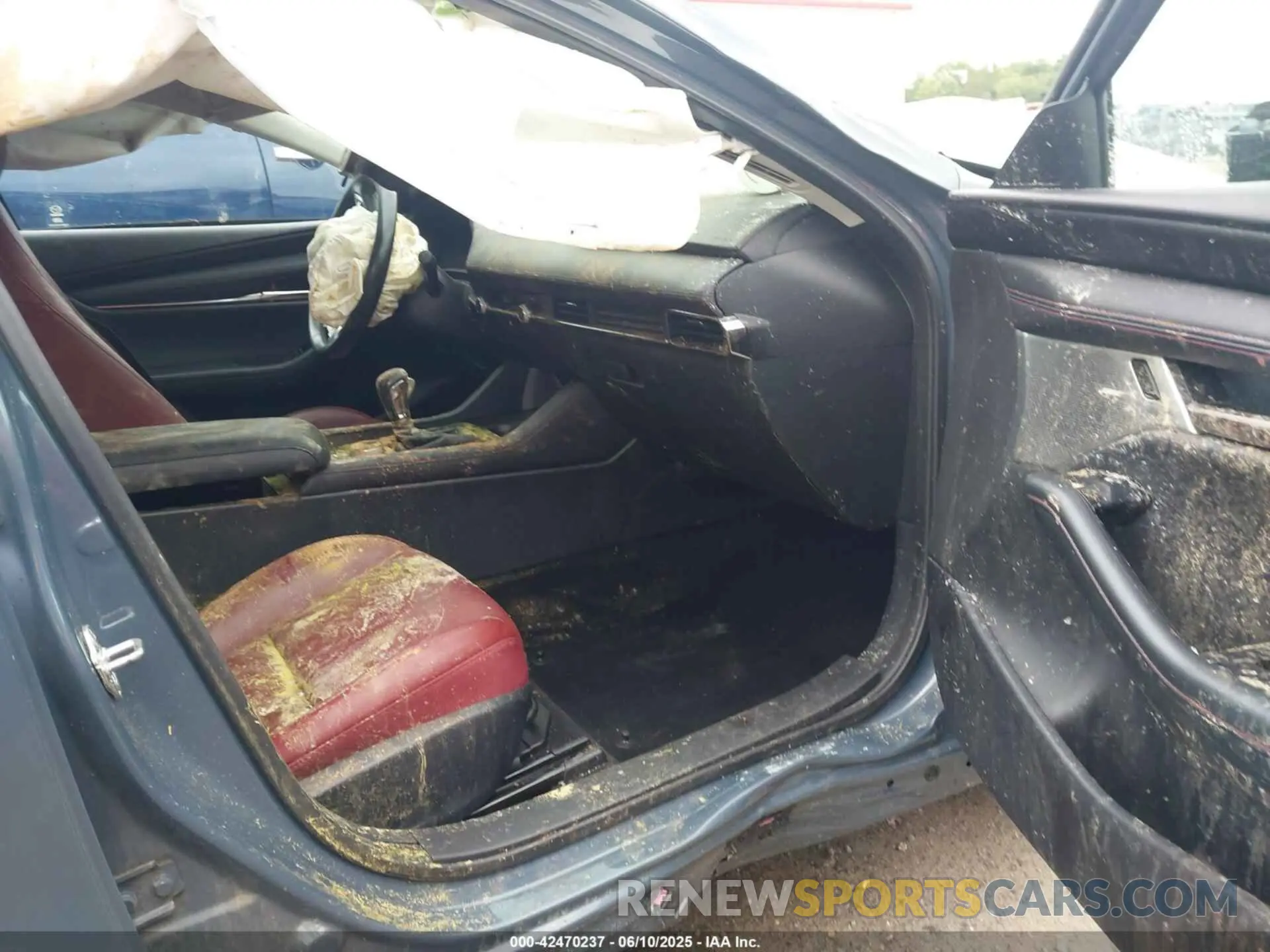 5 Photograph of a damaged car 3MZBPBCM4PM360102 MAZDA MAZDA3 2023