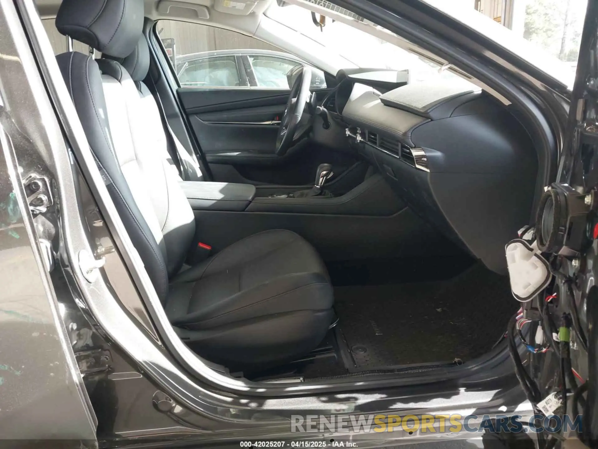 5 Photograph of a damaged car 3MZBPBDM5PM374492 MAZDA MAZDA3 2023