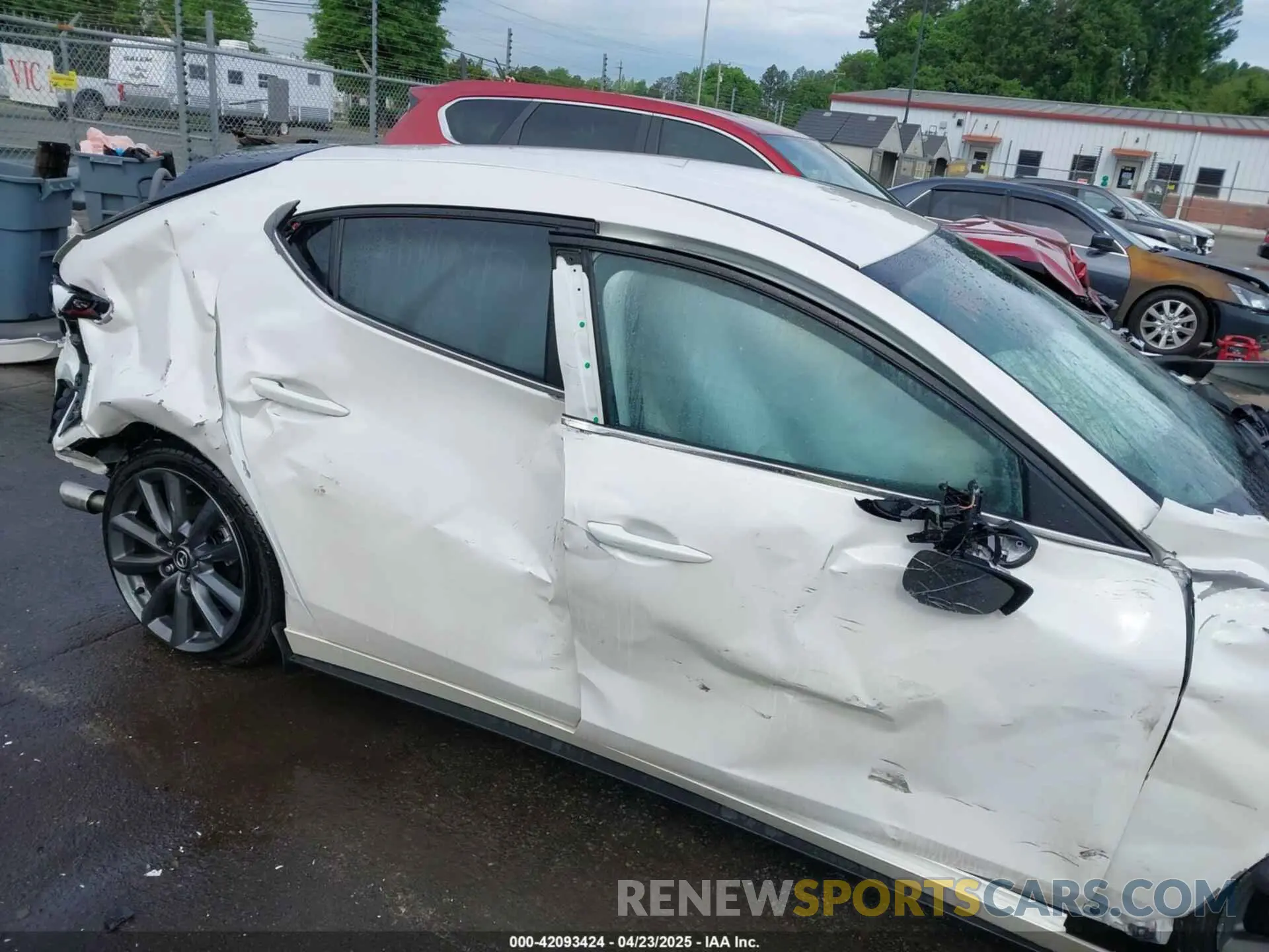 14 Photograph of a damaged car JM1BPAKM9P1604211 MAZDA MAZDA3 2023