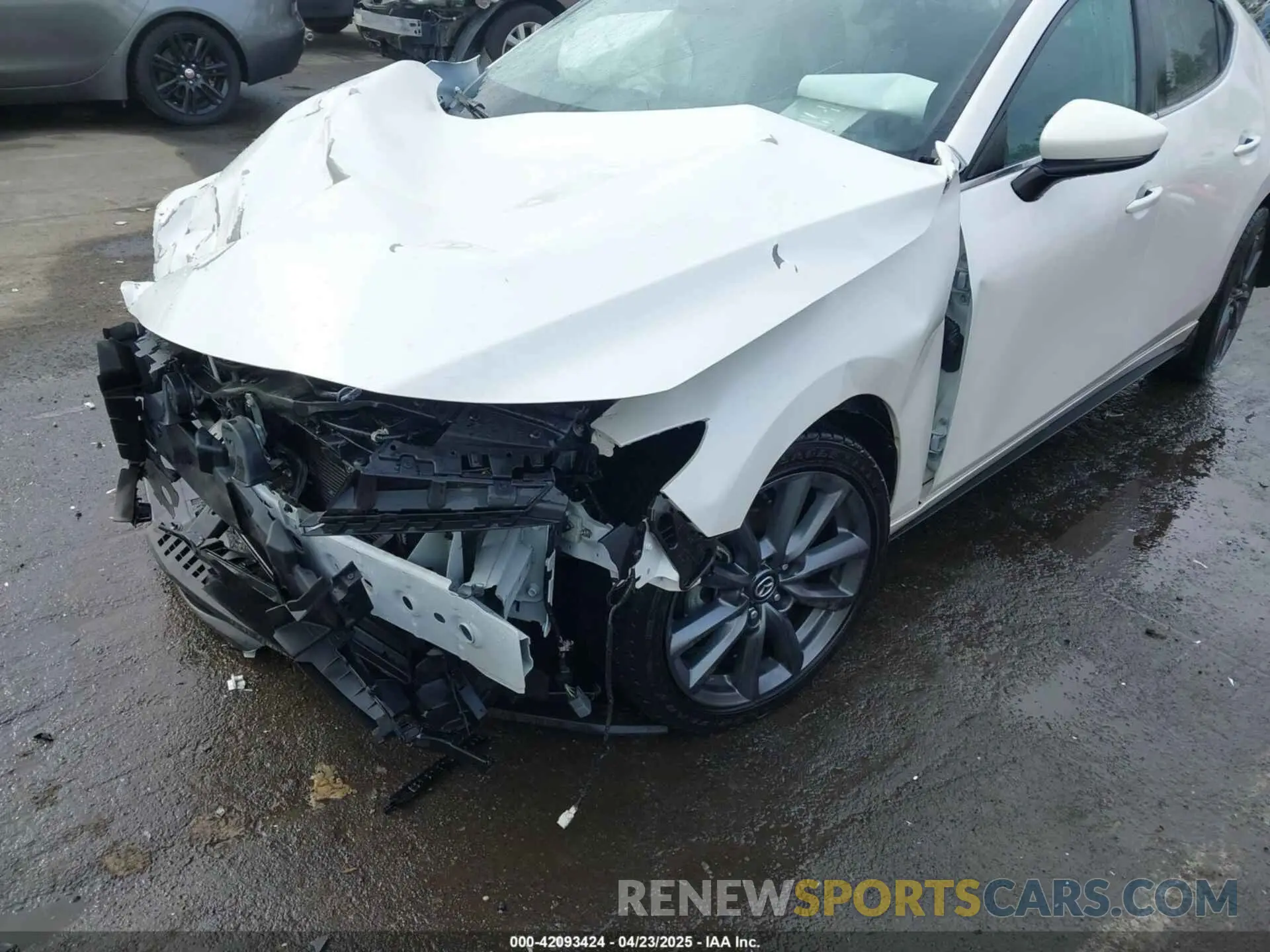 18 Photograph of a damaged car JM1BPAKM9P1604211 MAZDA MAZDA3 2023