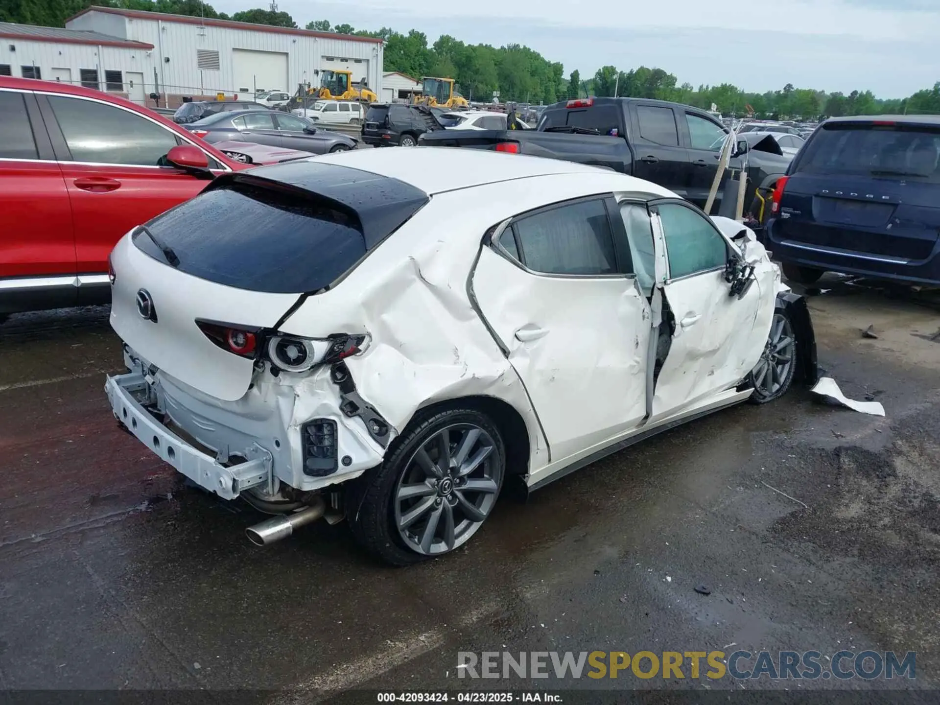 4 Photograph of a damaged car JM1BPAKM9P1604211 MAZDA MAZDA3 2023