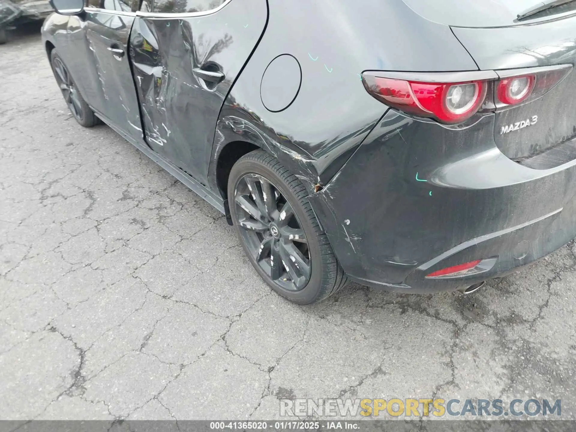 17 Photograph of a damaged car JM1BPAMM7P1607525 MAZDA MAZDA3 2023