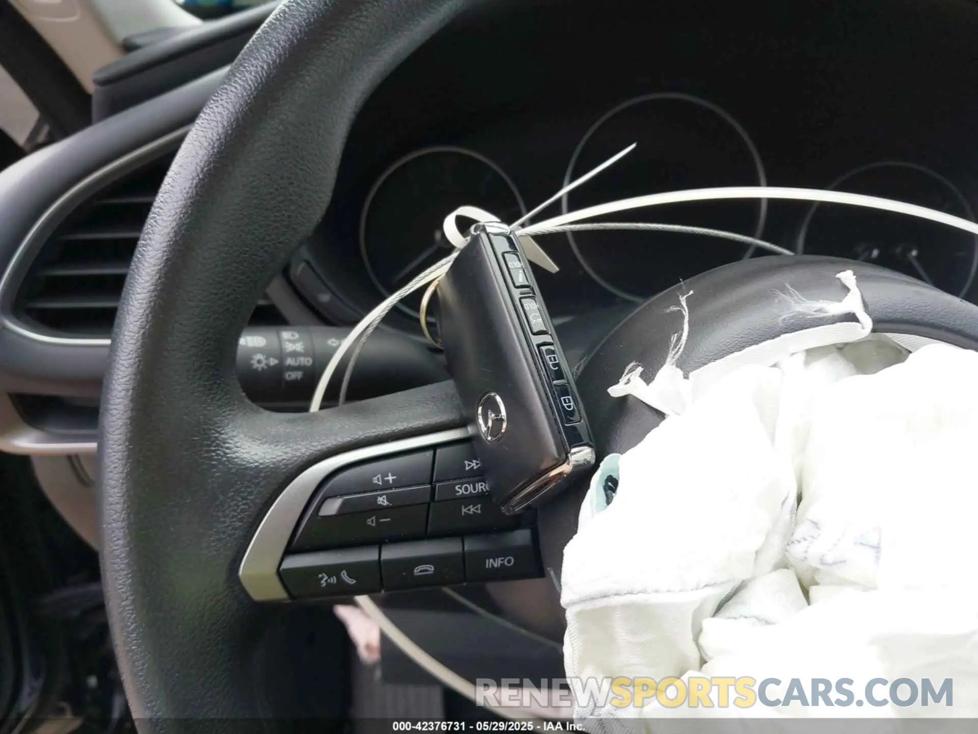 11 Photograph of a damaged car 3MZBPAAM0RM417184 MAZDA MAZDA3 2024