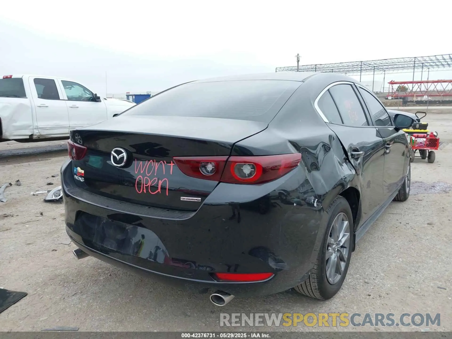 4 Photograph of a damaged car 3MZBPAAM0RM417184 MAZDA MAZDA3 2024