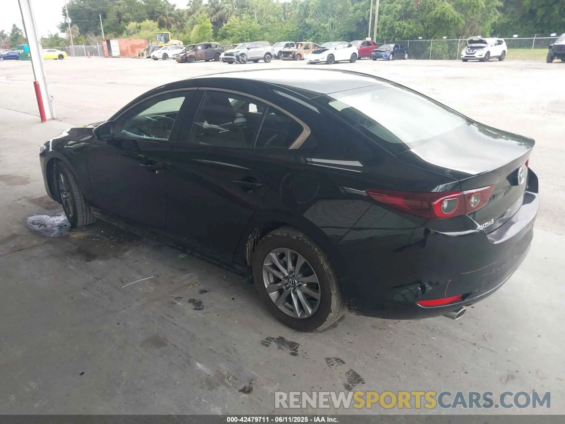 3 Photograph of a damaged car 3MZBPAAM3RM419608 MAZDA MAZDA3 2024