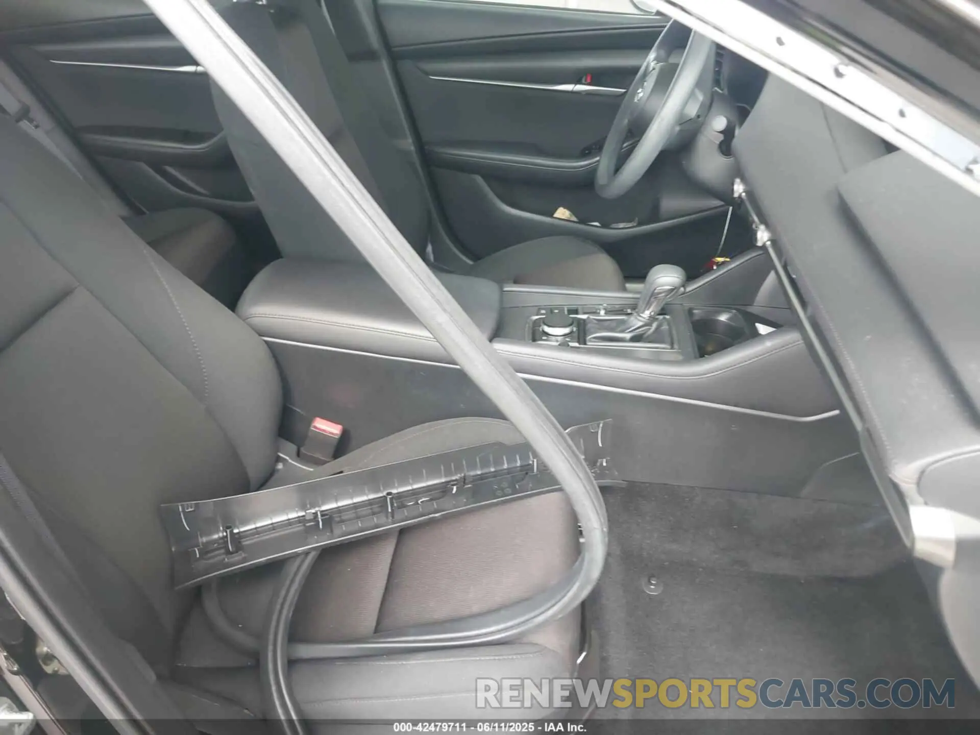 5 Photograph of a damaged car 3MZBPAAM3RM419608 MAZDA MAZDA3 2024