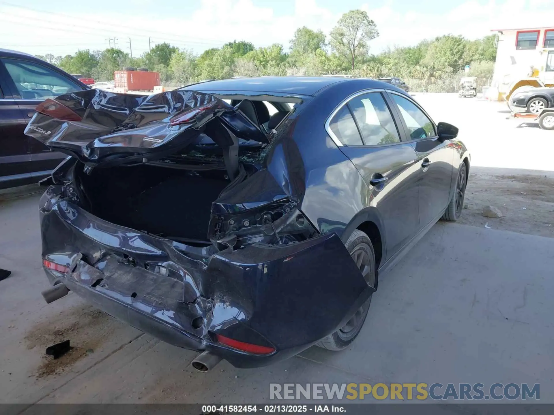 4 Photograph of a damaged car 3MZBPAAM4RM423330 MAZDA MAZDA3 2024