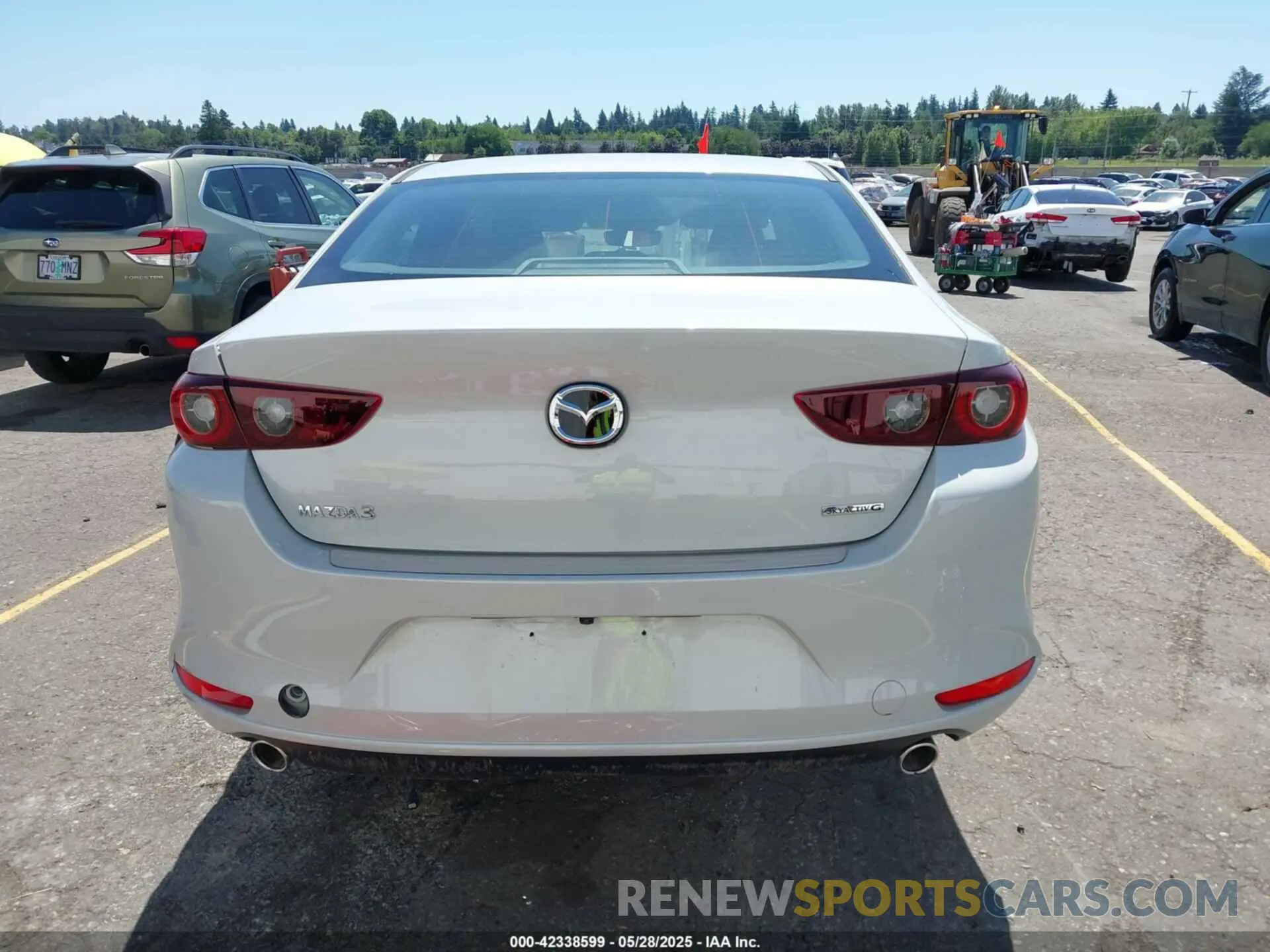 17 Photograph of a damaged car 3MZBPABM8RM437245 MAZDA MAZDA3 2024