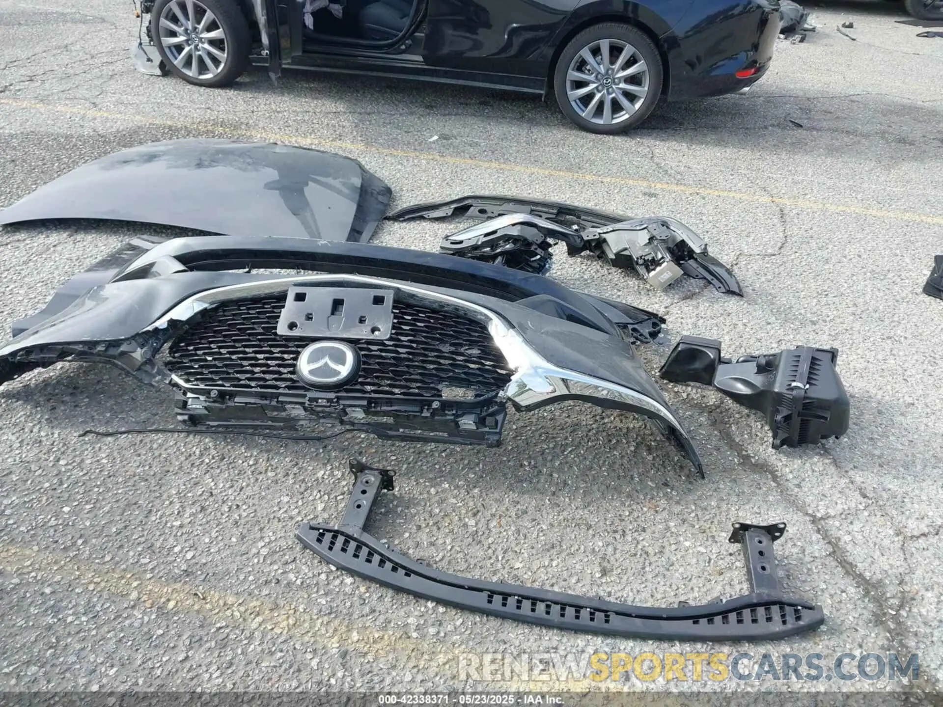 12 Photograph of a damaged car 3MZBPACM0RM417120 MAZDA MAZDA3 2024