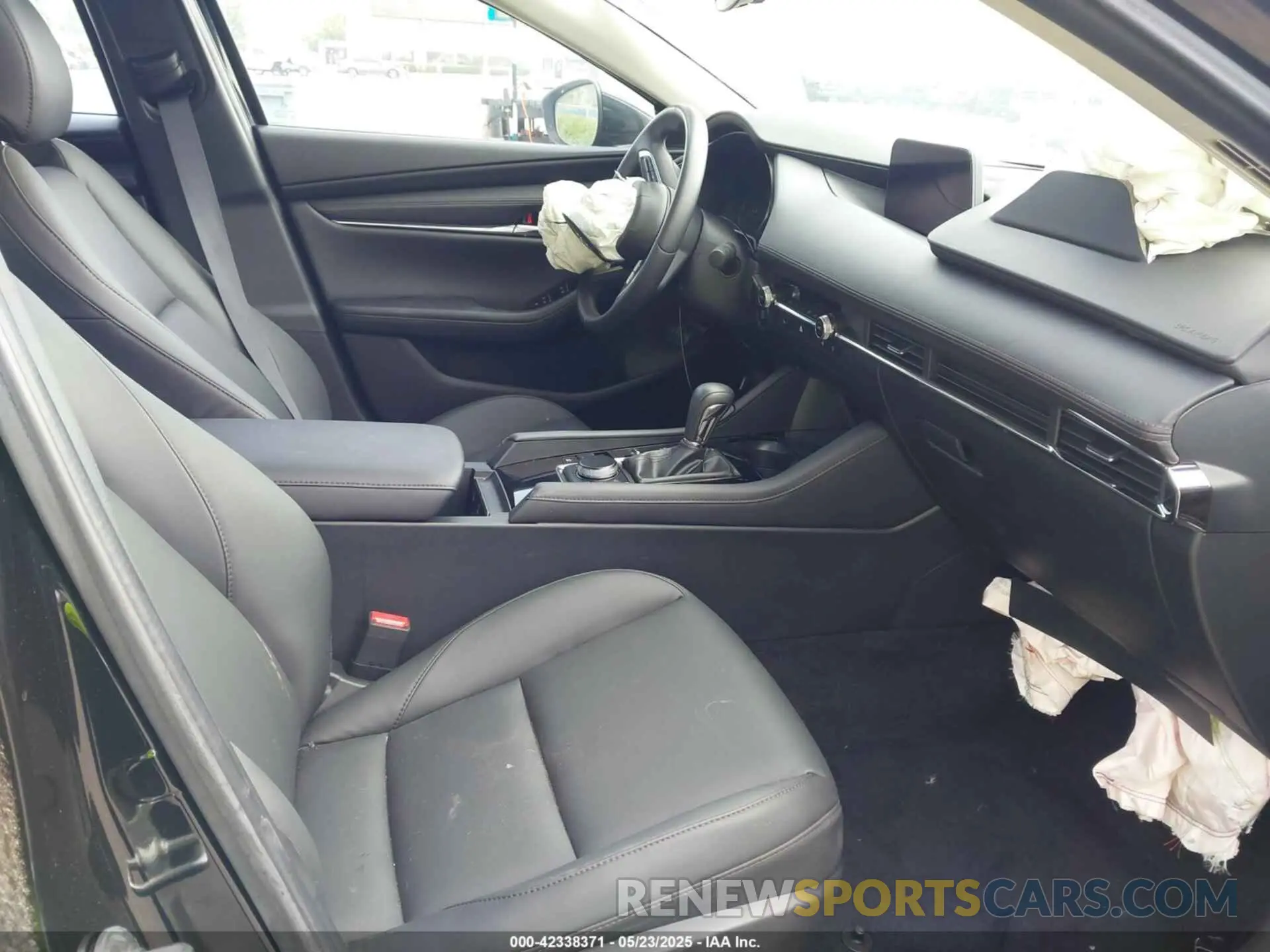 5 Photograph of a damaged car 3MZBPACM0RM417120 MAZDA MAZDA3 2024