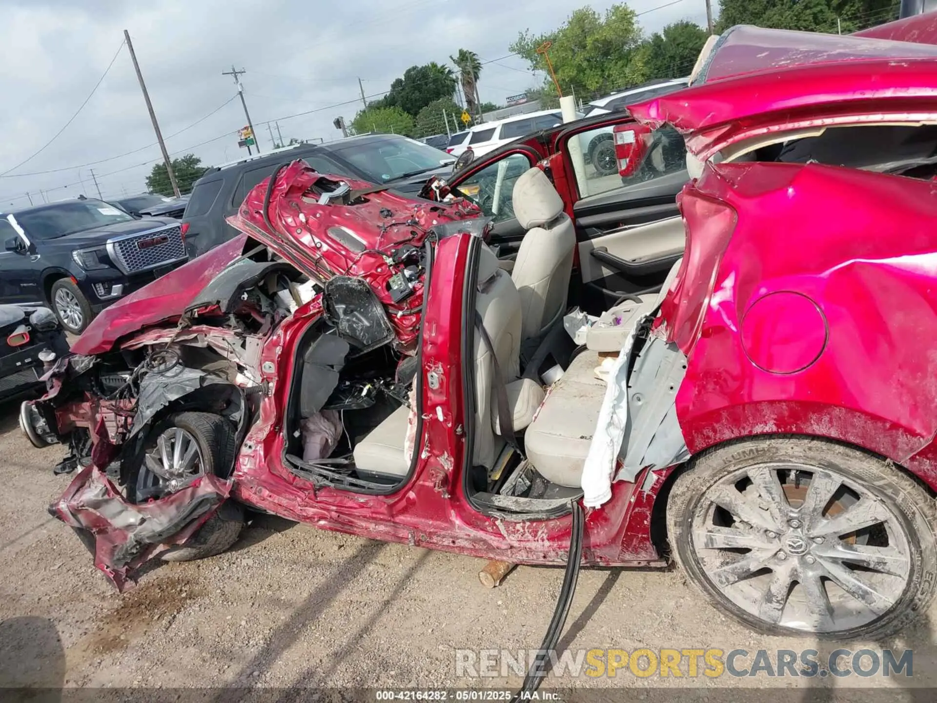 14 Photograph of a damaged car 3MZBPACM3RM400117 MAZDA MAZDA3 2024