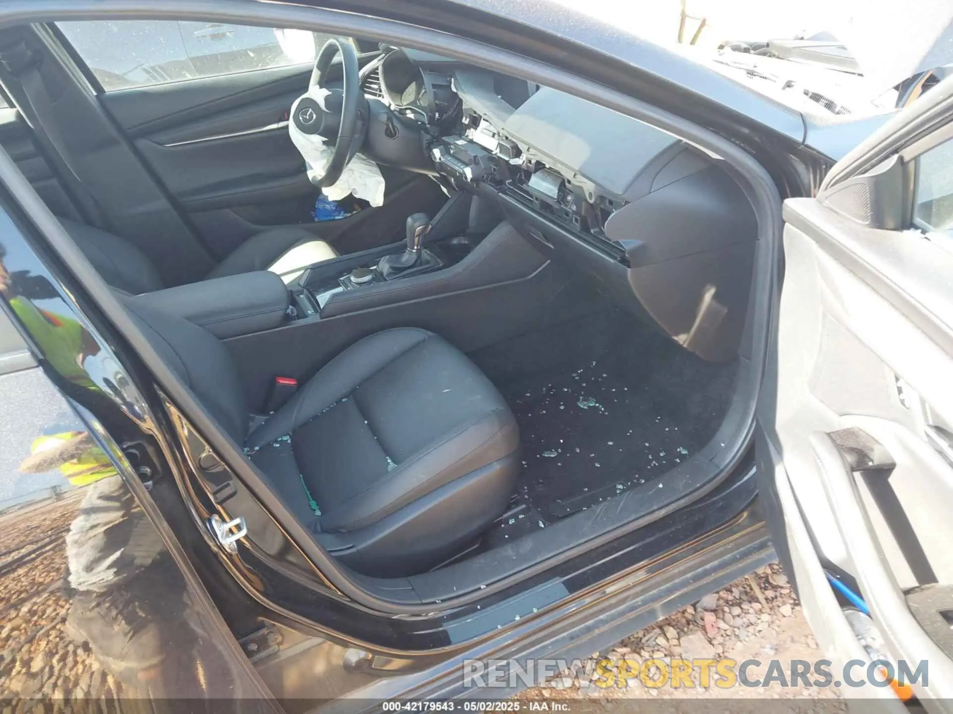 5 Photograph of a damaged car 3MZBPACM7RM403246 MAZDA MAZDA3 2024