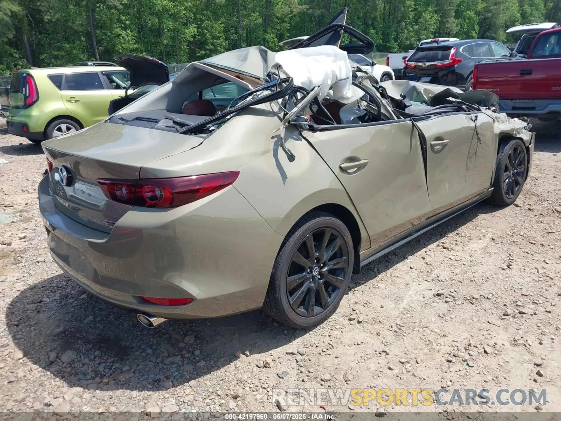 4 Photograph of a damaged car 3MZBPBXY1RM421132 MAZDA MAZDA3 2024