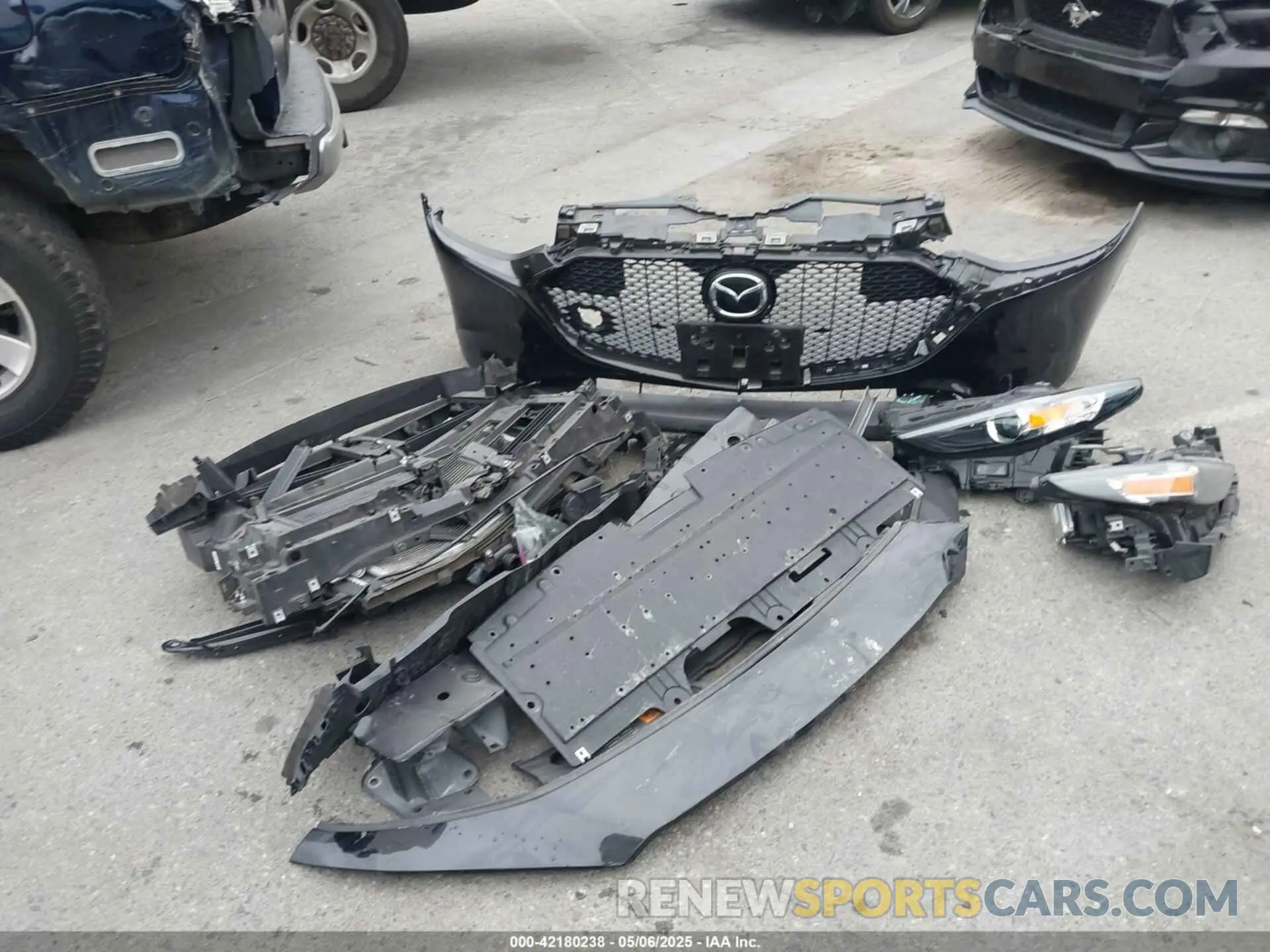 12 Photograph of a damaged car JM1BPAKM2R1716321 MAZDA MAZDA3 2024