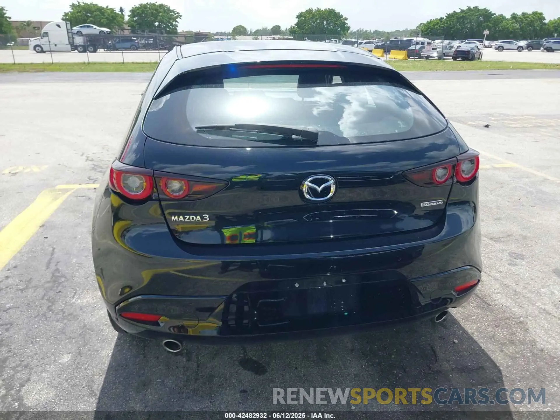 16 Photograph of a damaged car JM1BPALM1R1712565 MAZDA MAZDA3 2024