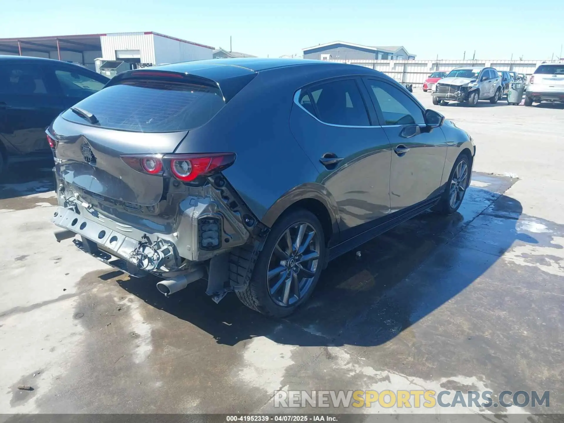 4 Photograph of a damaged car JM1BPALM2R1708220 MAZDA MAZDA3 2024