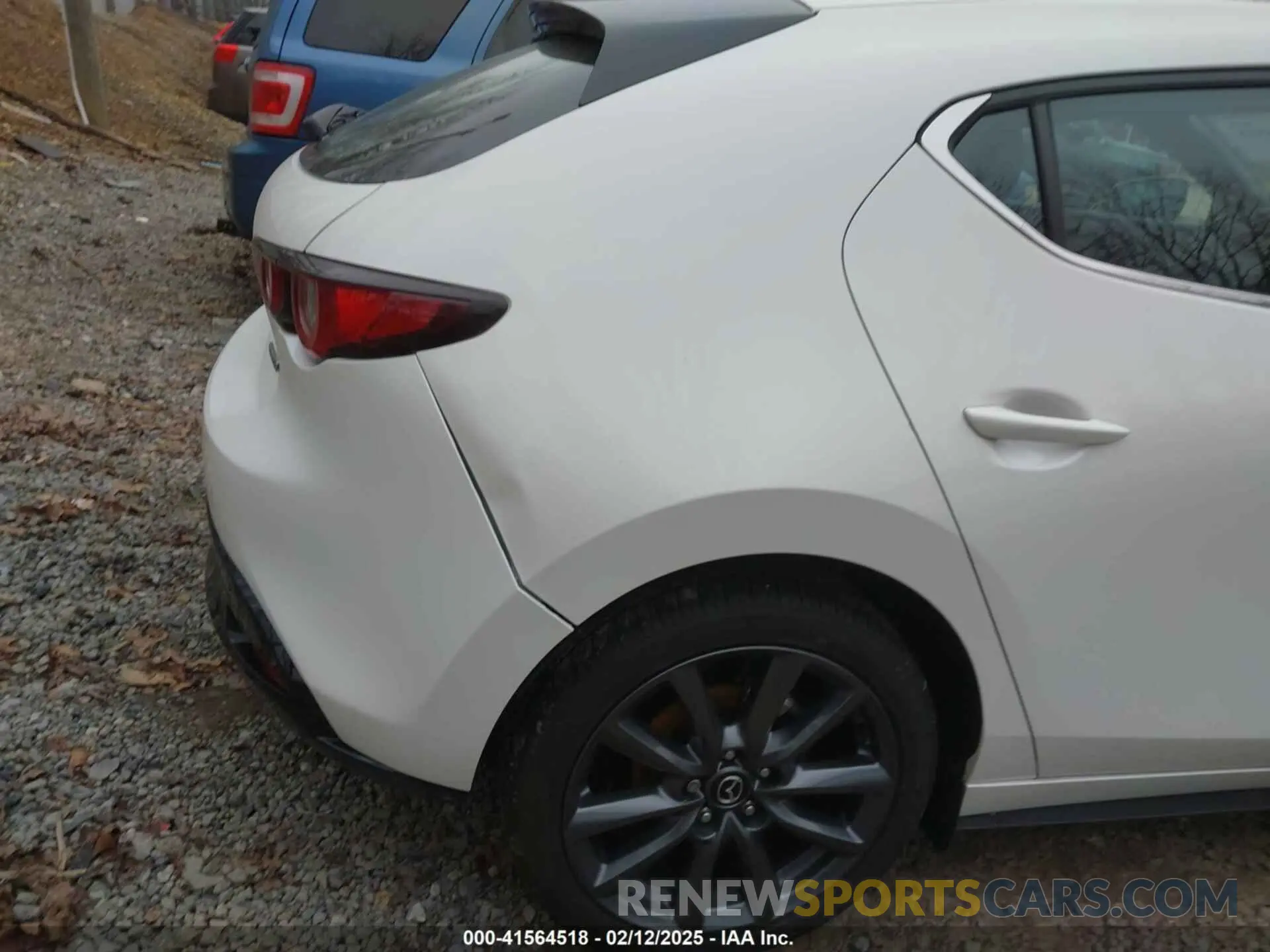18 Photograph of a damaged car JM1BPALM5R1719017 MAZDA MAZDA3 2024