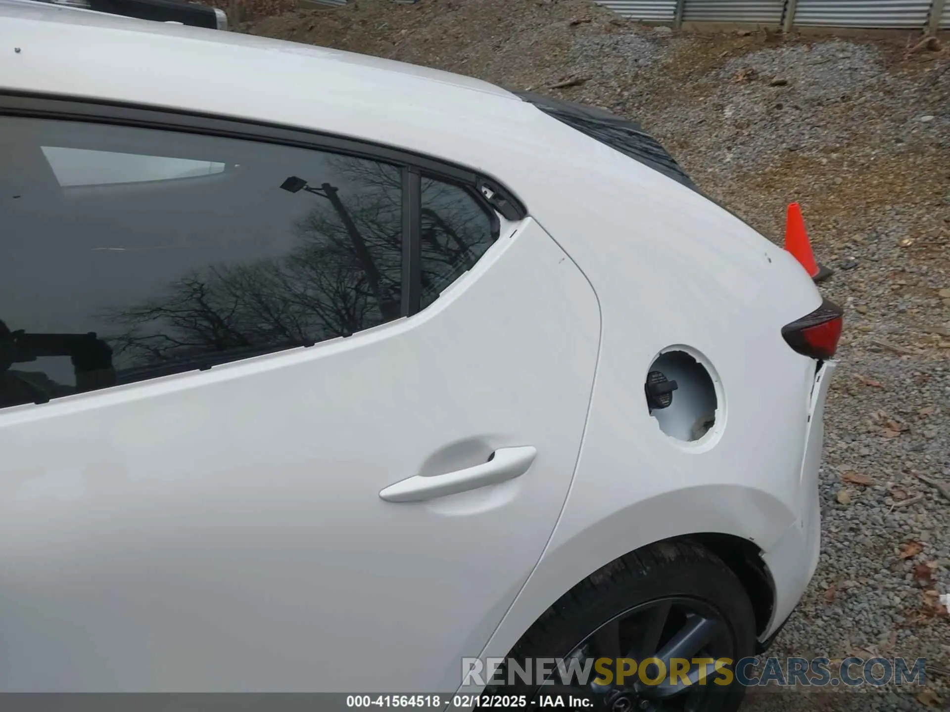 21 Photograph of a damaged car JM1BPALM5R1719017 MAZDA MAZDA3 2024