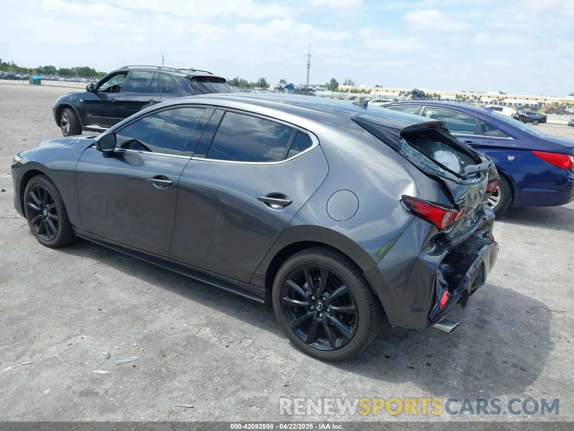 3 Photograph of a damaged car JM1BPAMM3R1720519 MAZDA MAZDA3 2024