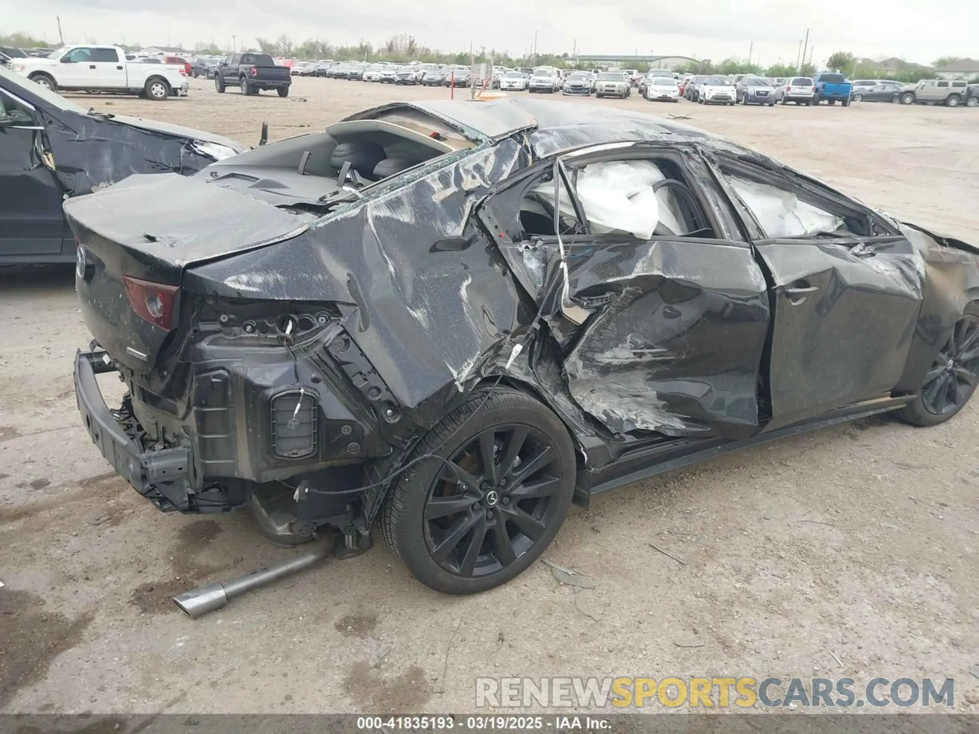 4 Photograph of a damaged car 3MZBPABM6SM455202 MAZDA MAZDA3 2025