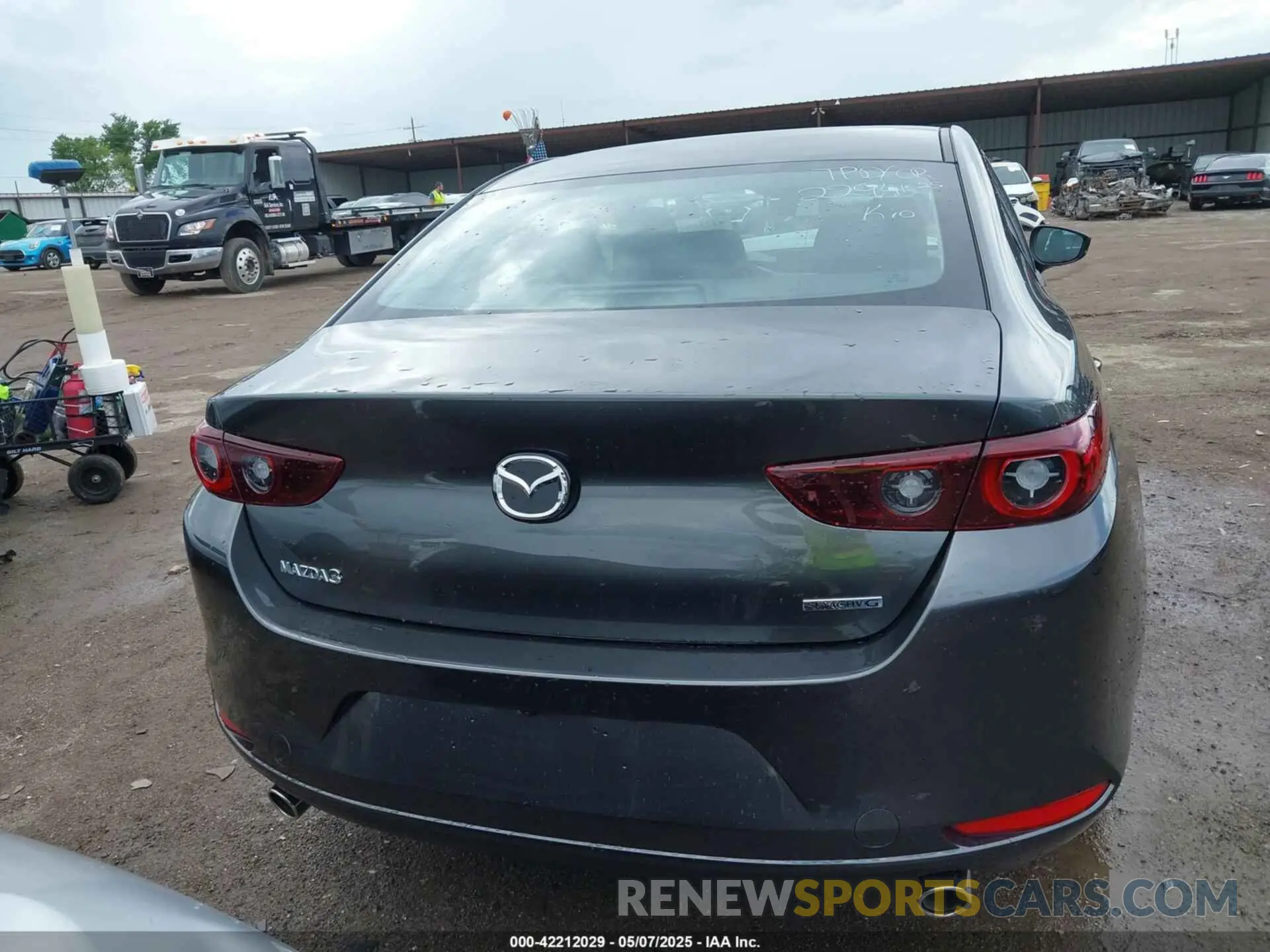 17 Photograph of a damaged car 3MZBPABM9SM468512 MAZDA MAZDA3 2025