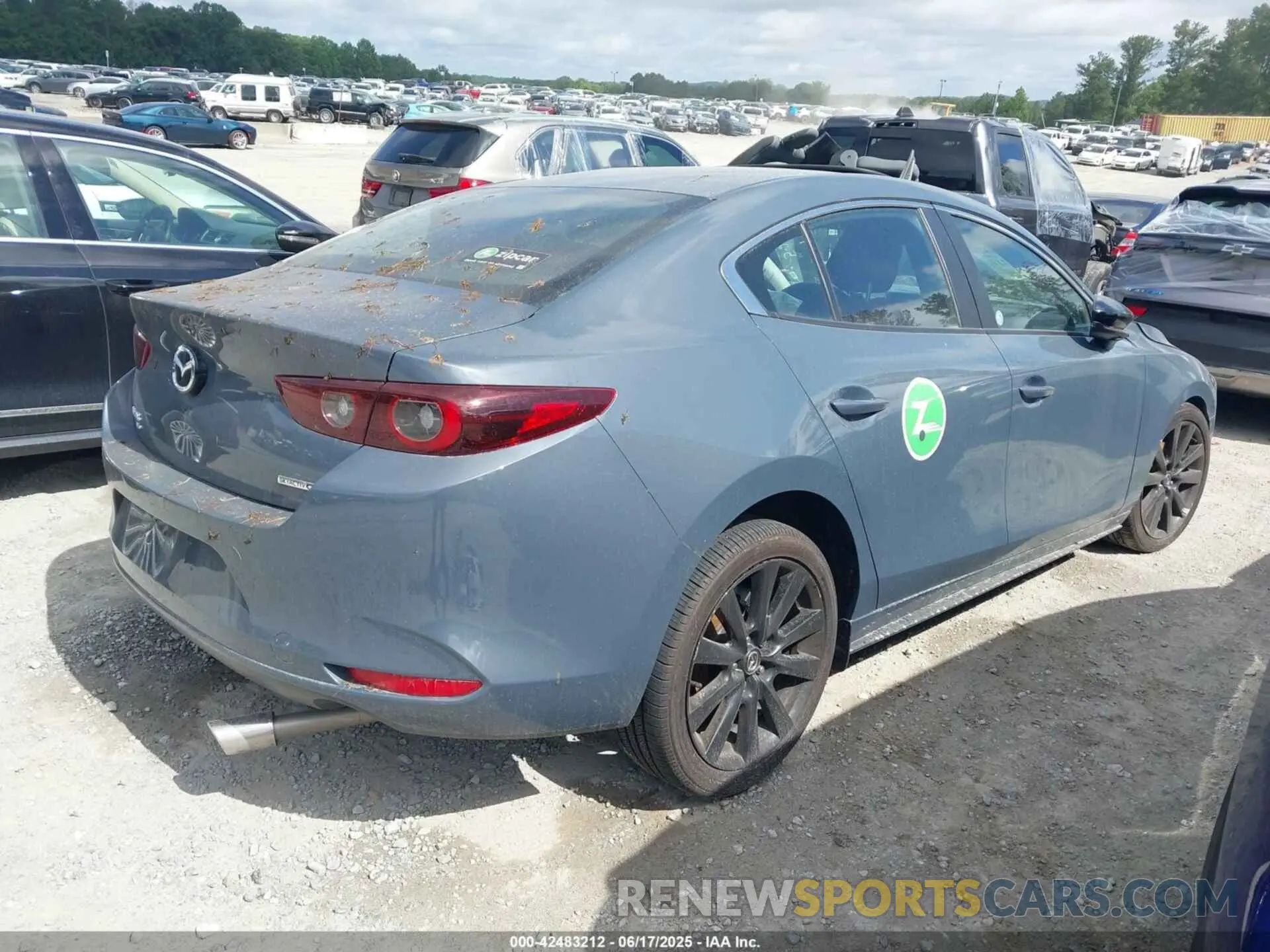 4 Photograph of a damaged car 3MZBPBCM4SM467451 MAZDA MAZDA3 2025