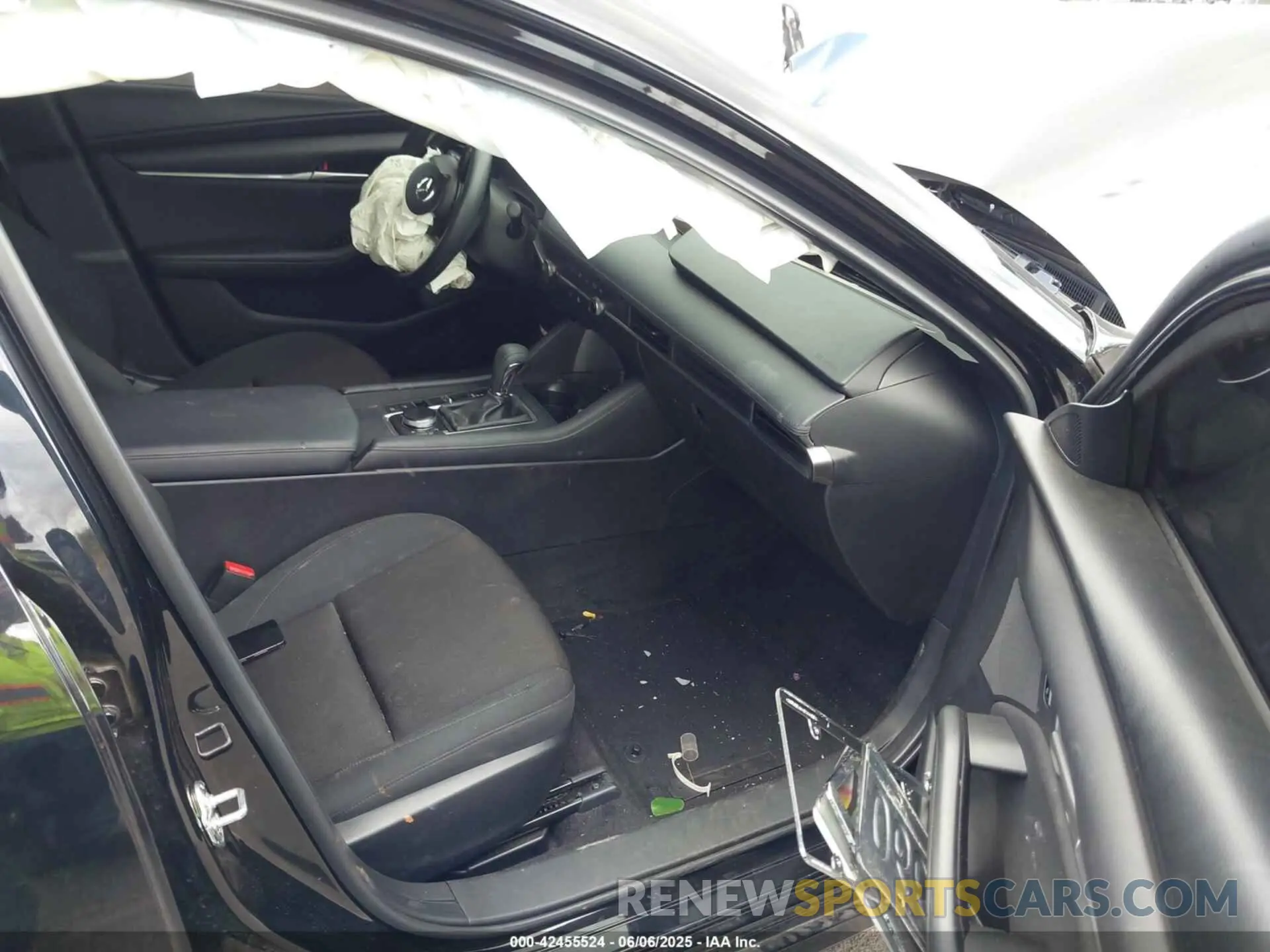 5 Photograph of a damaged car JM1BPAAM8S1766213 MAZDA MAZDA3 2025