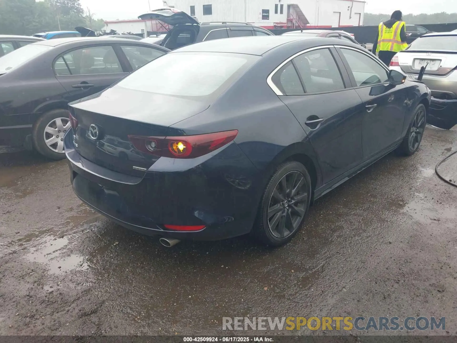 4 Photograph of a damaged car JM1BPABM5S1758018 MAZDA MAZDA3 2025