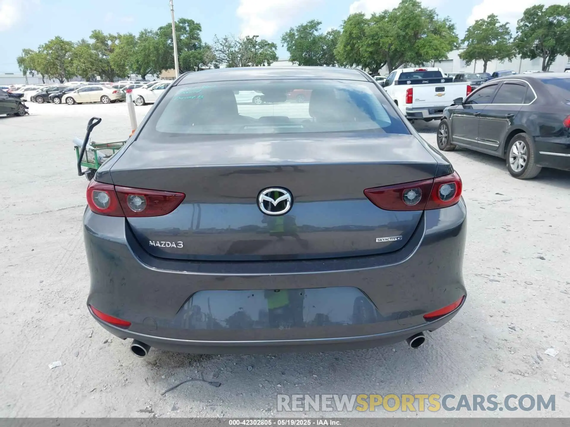 16 Photograph of a damaged car JM1BPACM5S1762195 MAZDA MAZDA3 2025