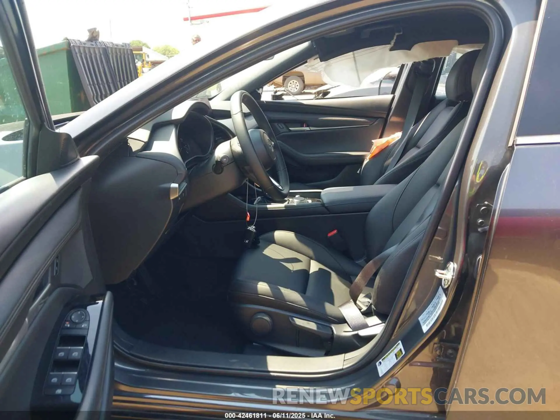 5 Photograph of a damaged car JM1BPAKM1S1763507 MAZDA MAZDA3 2025