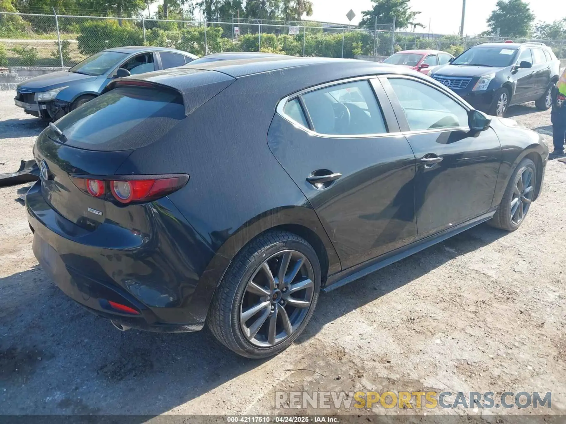 4 Photograph of a damaged car JM1BPBJM9K1122225 MAZDA MAZDA3 HATCHBACK 2019