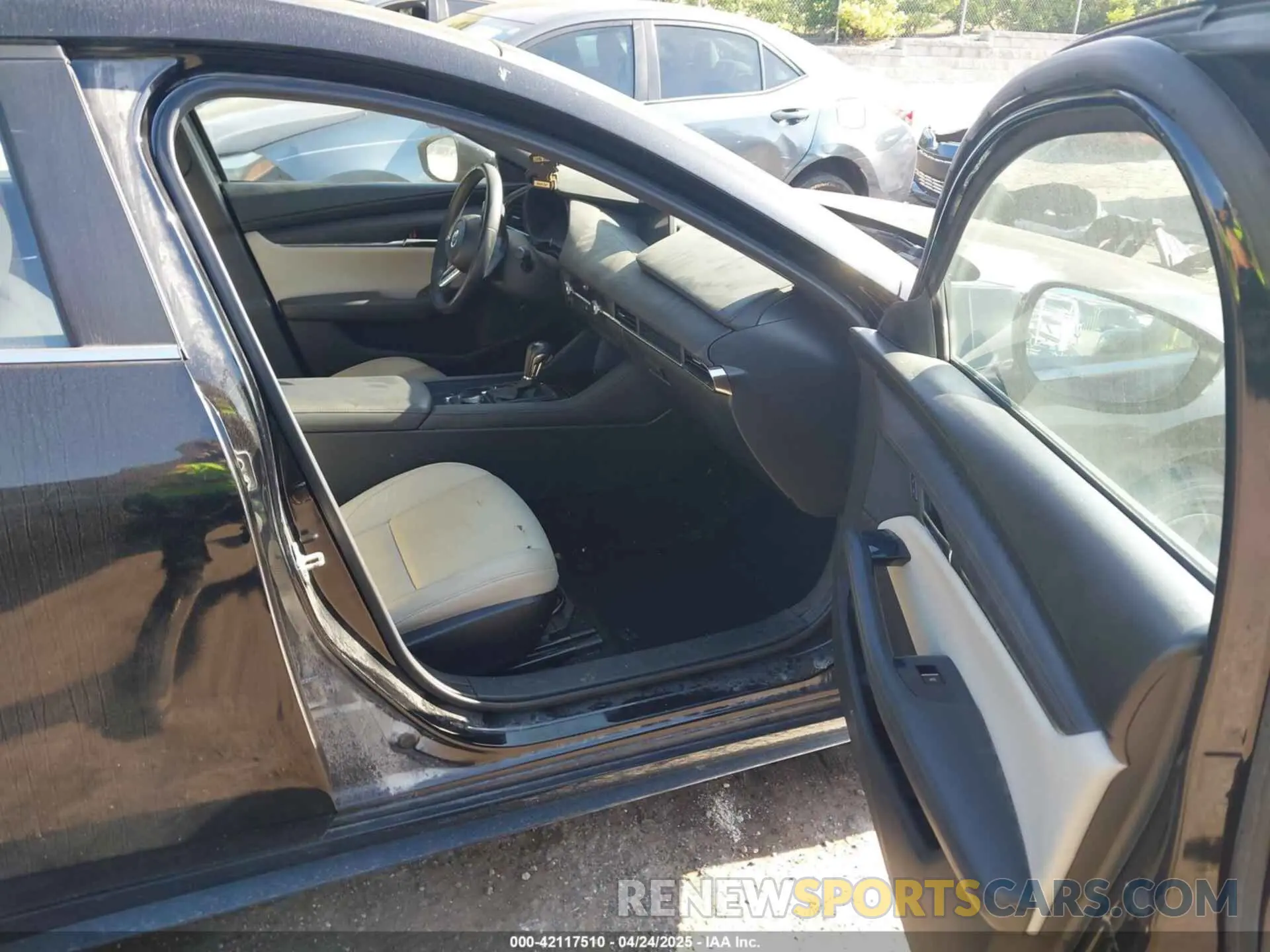 5 Photograph of a damaged car JM1BPBJM9K1122225 MAZDA MAZDA3 HATCHBACK 2019