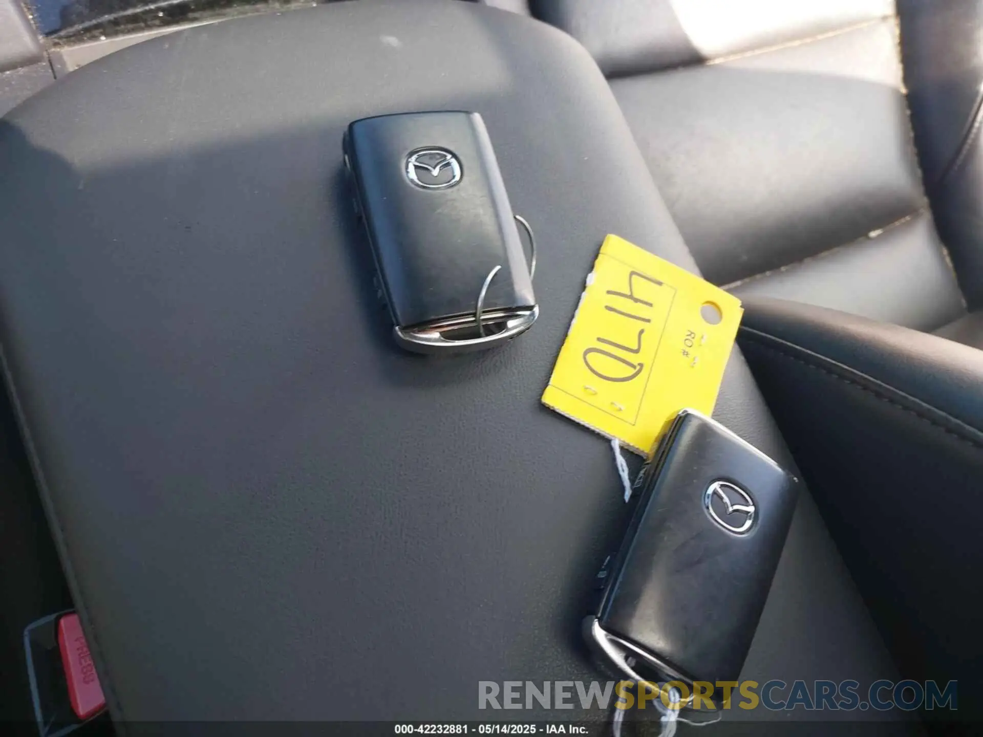 11 Photograph of a damaged car JM1BPBNMXK1144535 MAZDA MAZDA3 HATCHBACK 2019