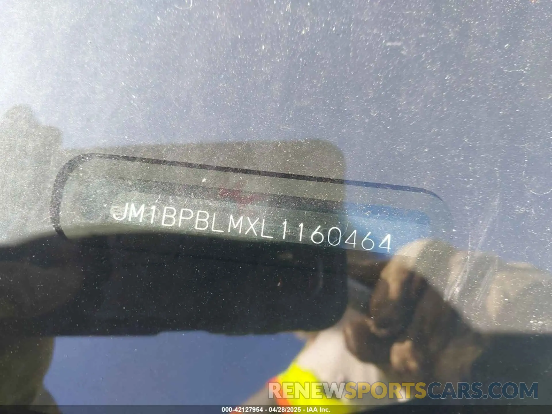 9 Photograph of a damaged car JM1BPBLMXL1160464 MAZDA MAZDA3 HATCHBACK 2020