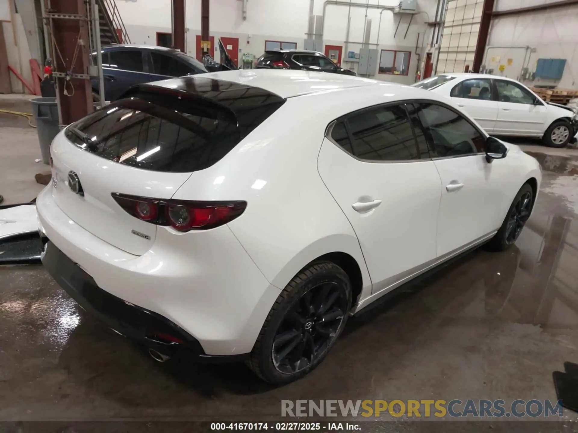 4 Photograph of a damaged car JM1BPBNM9L1163451 MAZDA MAZDA3 HATCHBACK 2020