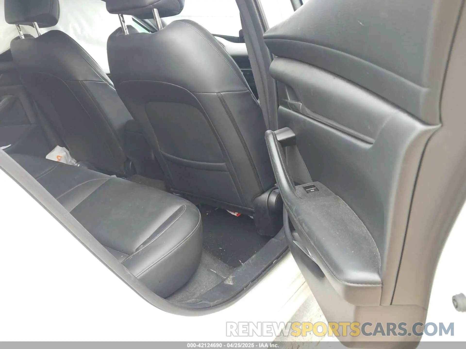 8 Photograph of a damaged car JM1BPBKL5M1339375 MAZDA MAZDA3 HATCHBACK 2021