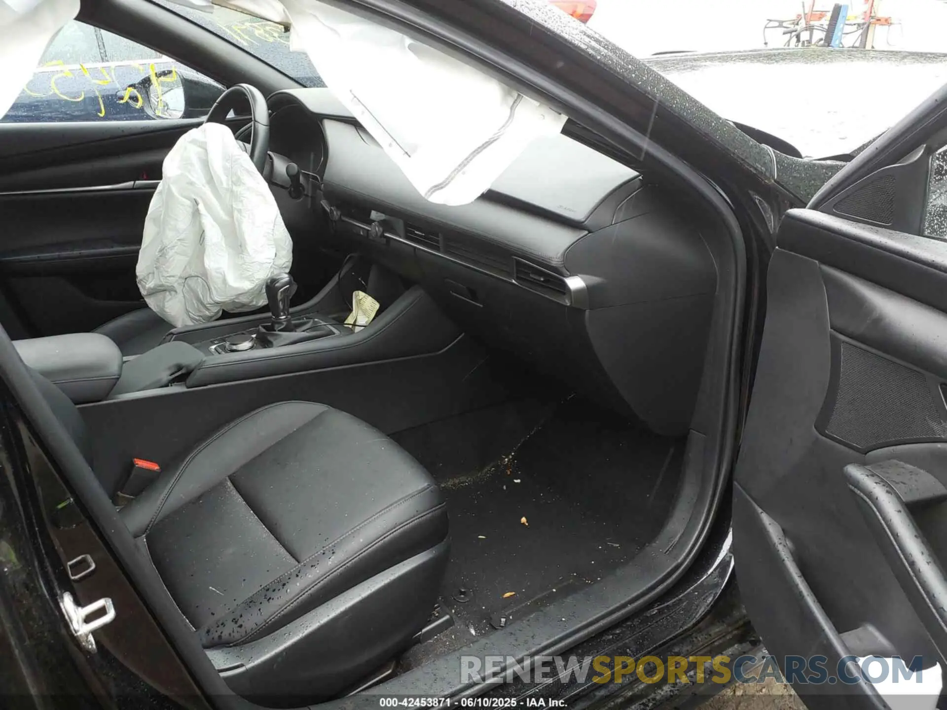 5 Photograph of a damaged car JM1BPBKLXM1328842 MAZDA MAZDA3 HATCHBACK 2021