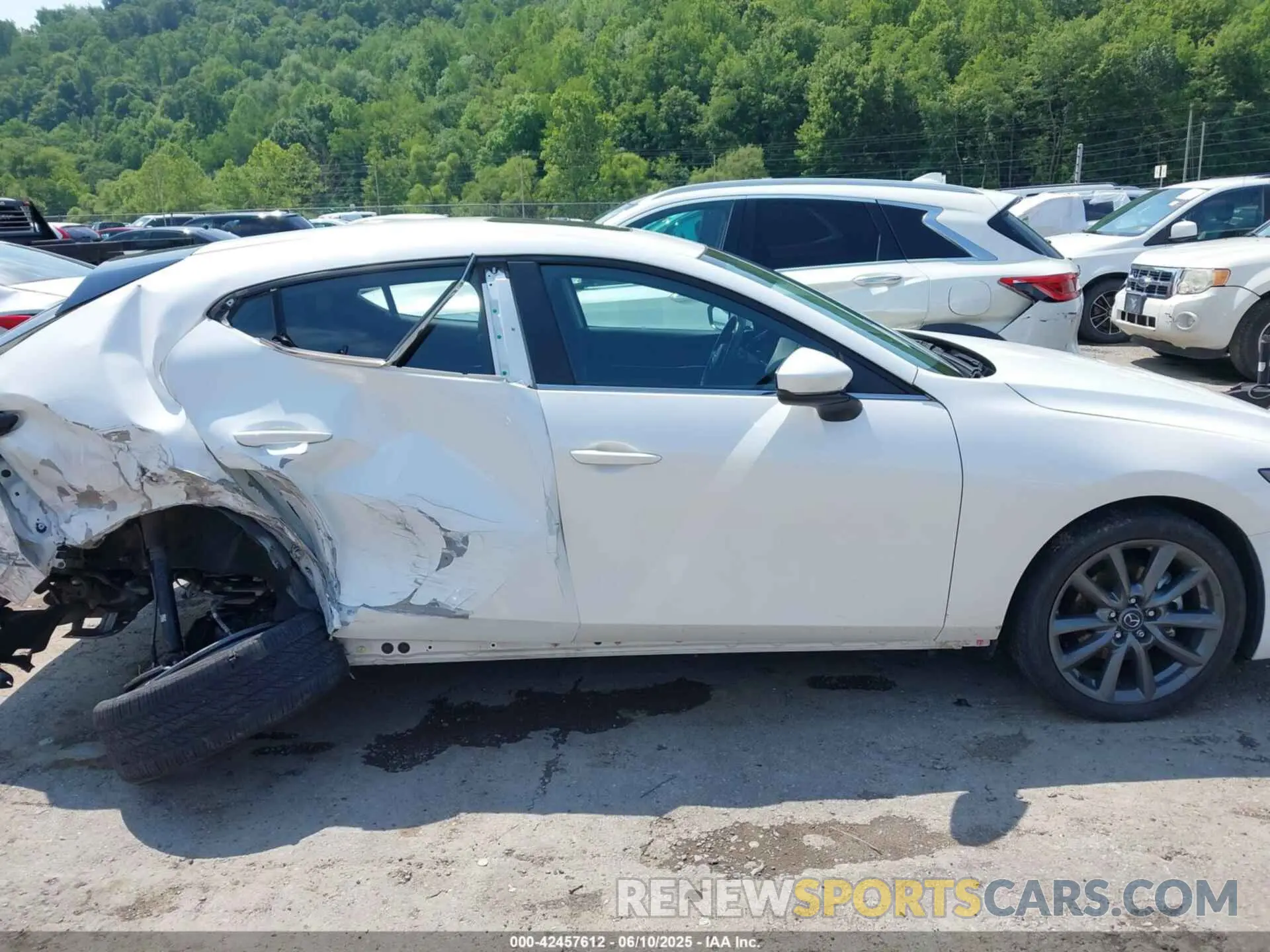 14 Photograph of a damaged car JM1BPBLL6M1328674 MAZDA MAZDA3 HATCHBACK 2021