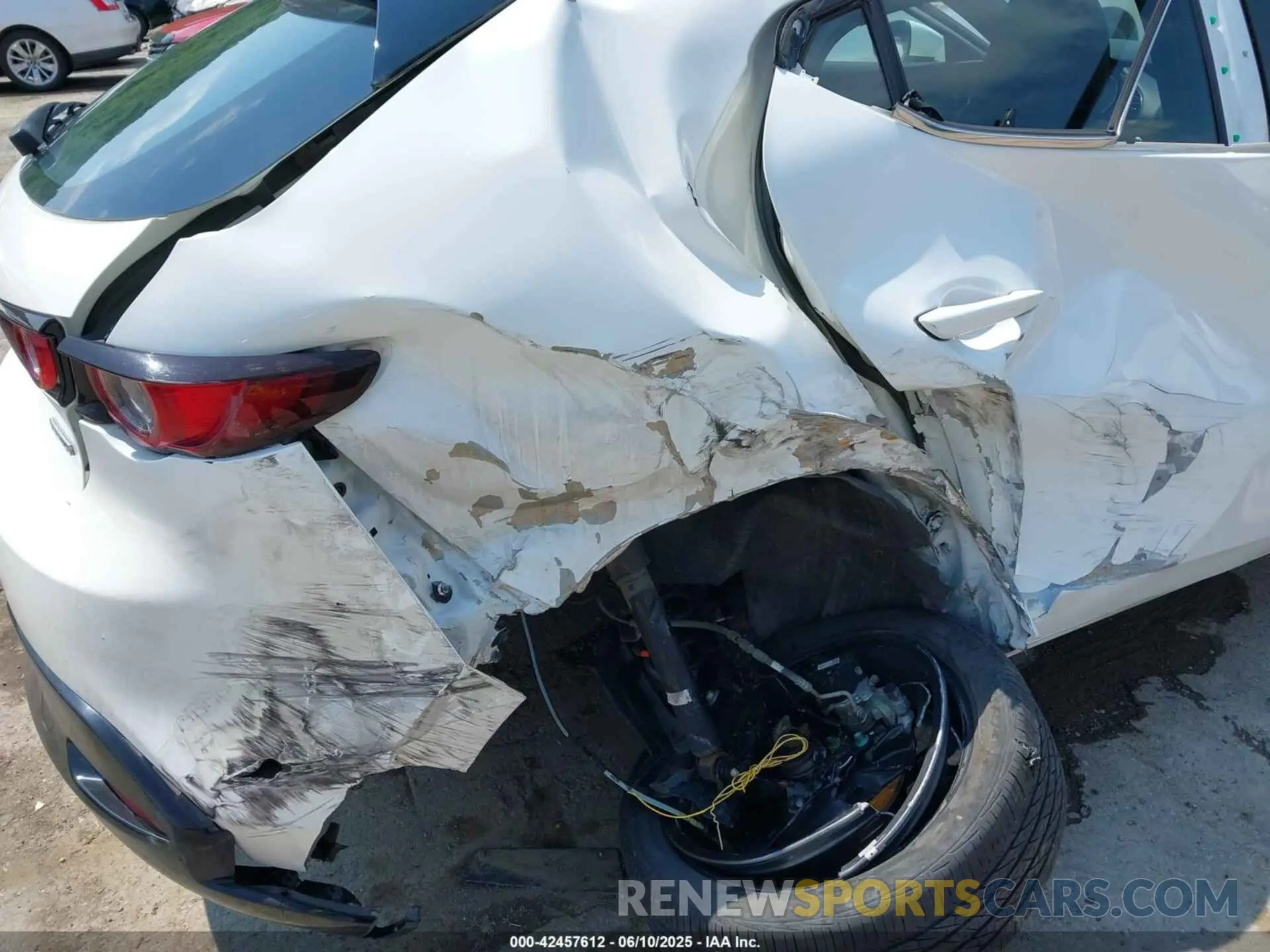19 Photograph of a damaged car JM1BPBLL6M1328674 MAZDA MAZDA3 HATCHBACK 2021